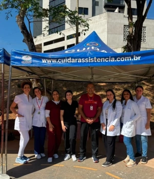 💙🩺 No último domingo, a FAPAM esteve presente no 18º Encontro Regional dos Idosos, promovido pelo Conselho Municipal da Pessoa Idosa de Pará de Minas - MG.  Representada pelas alunas, preceptoras e pelo coordenador do curso de Enfermagem, professor Wesley Castro, a equipe realizou ações de educação em saúde para os participantes e também divulgou o Vestibular FAPAM 2026/2 aos visitantes do Bariri.  ✨ Uma iniciativa que reforça o compromisso da FAPAM com a promoção da saúde, a extensão universitária e a proximidade com a comunidade.  #Fapam #Enfermagem #EncontroDaPessoaIdosa
