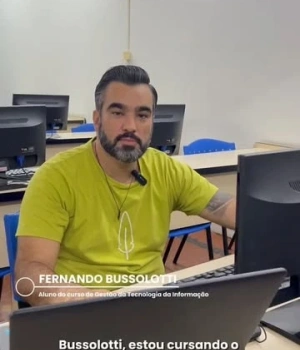 💻🚀 A tecnologia está transformando o mundo e os profissionais preparados para esse mercado têm cada vez mais oportunidades.  Neste vídeo, Fernando Bussolotti, aluno do 5º período de Gestão da Tecnologia da Informação da FAPAM, compartilha sua experiência no curso e fala sobre a formação que está construindo para o seu futuro. ✨  🎓 Quer fazer parte dessa transformação? Conheça o curso de Gestão da Tecnologia da Informação da FAPAM.  🚀 Vestibular FAPAM 2026/2 com inscrições gratuitas. Link na bio!  #VestibularFAPAM #TecnologiaDaInformação #GTI #FAPAM #SeuFuturoComeçaAqui