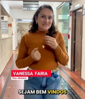 💙 Um novo semestre começa, trazendo novas oportunidades, desafios e conquistas.  Nossa vice-diretora, Vanessa, preparou uma mensagem especial para dar as boas-vindas a todos os estudantes e desejar que este seja um período de muito aprendizado, crescimento e realizações.  Que cada aula, cada experiência e cada novo conhecimento contribuam para a construção do seu futuro.  📚 Seja bem-vindo à FAPAM e tenha um excelente semestre letivo!  #Fapam #VoltaAsAulas
