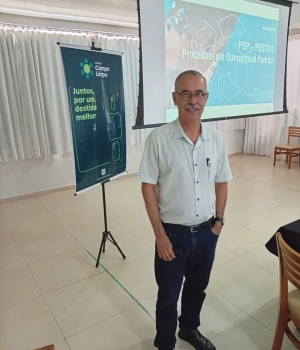 🌱🌎 O professor Geraldo Sérgio, da FAPAM, participa do Encontro Anual do inpEV – Sistema Campo Limpo, iniciativa de referência nacional na logística reversa de embalagens vazias de defensivos agrícolas.  A participação tem como objetivo ampliar conhecimentos sobre práticas sustentáveis no agronegócio e levar essas experiências para a sala de aula, contribuindo para a formação de profissionais cada vez mais conscientes e preparados.  #FAPAM #Agronegócio #SistemaCampoLimpo #Sustentabilidade #EducaçãoAmbiental