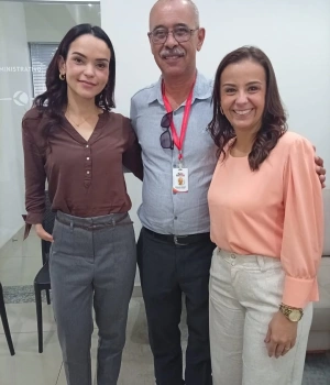 💙📚 A FAPAM presente nos debates sobre o futuro da Educação!  A FAPAM participou do Integração de Portas Abertas, encontro promovido pela TV Integração, em Divinópolis, que reuniu representantes de sete faculdades do Centro-Oeste mineiro em uma mesa-redonda.  Representando nossa instituição, o professor Geraldo Sérgio participou desse importante momento de troca de experiências e diálogo sobre os desafios e caminhos da Educação, que também contou com especialistas em Jornalismo e Inteligência Emocional.  ✨ Uma oportunidade de compartilhar conhecimentos, fortalecer conexões e contribuir para o desenvolvimento da educação em nossa região!  #FAPAM #TVIntegração #Educação #EnsinoSuperior #CentroOesteMineiro